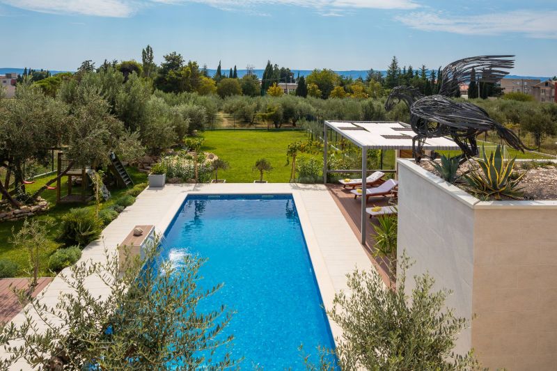 Luxus Ferienhaus mit Pool, Jacuzzi und Sauna in Kastel Luksic, Dalmatien, Kroatien