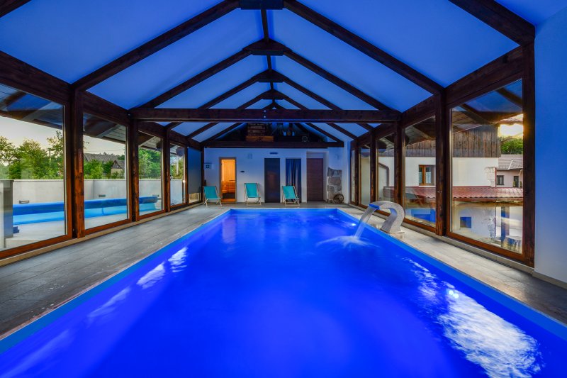 Luxus Ferienhäuser mit Innenpool und Sauna in Lika, in der Nähe von Plitvicer Seen, Kroatien
